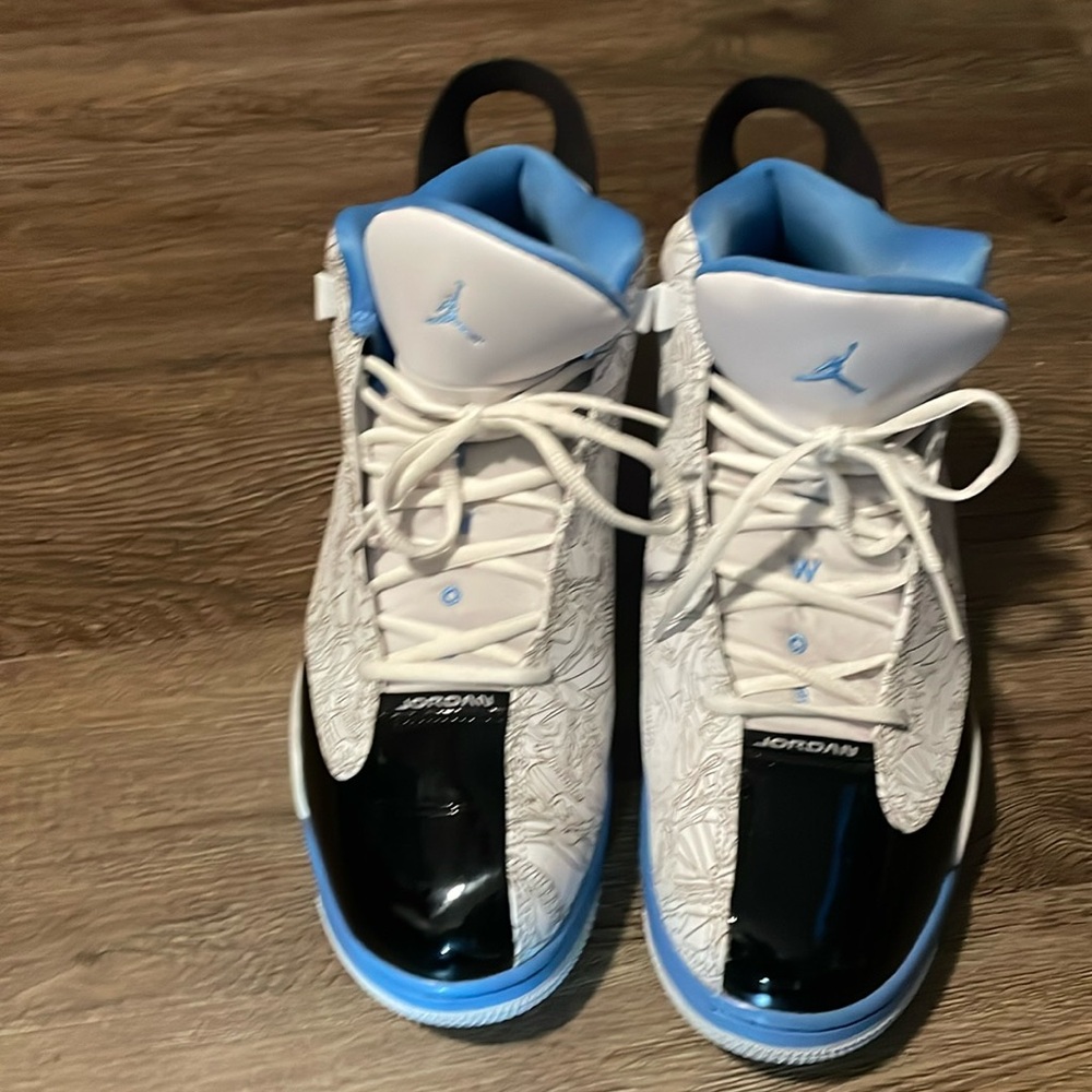 I have a pair of sky blue dub zero size 12.5.They are in EUC.